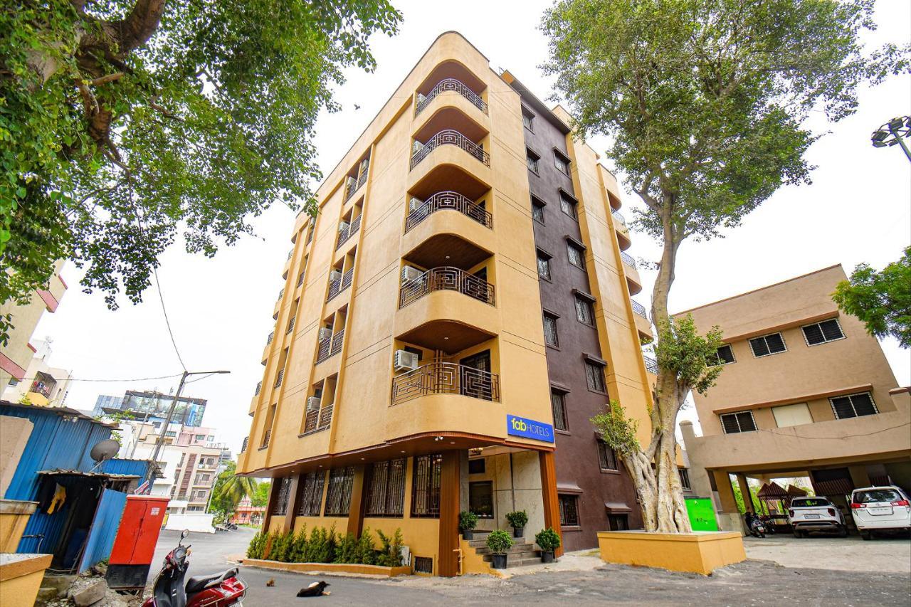 Fabhotel Gaurav Galaxy Pune Extérieur photo
